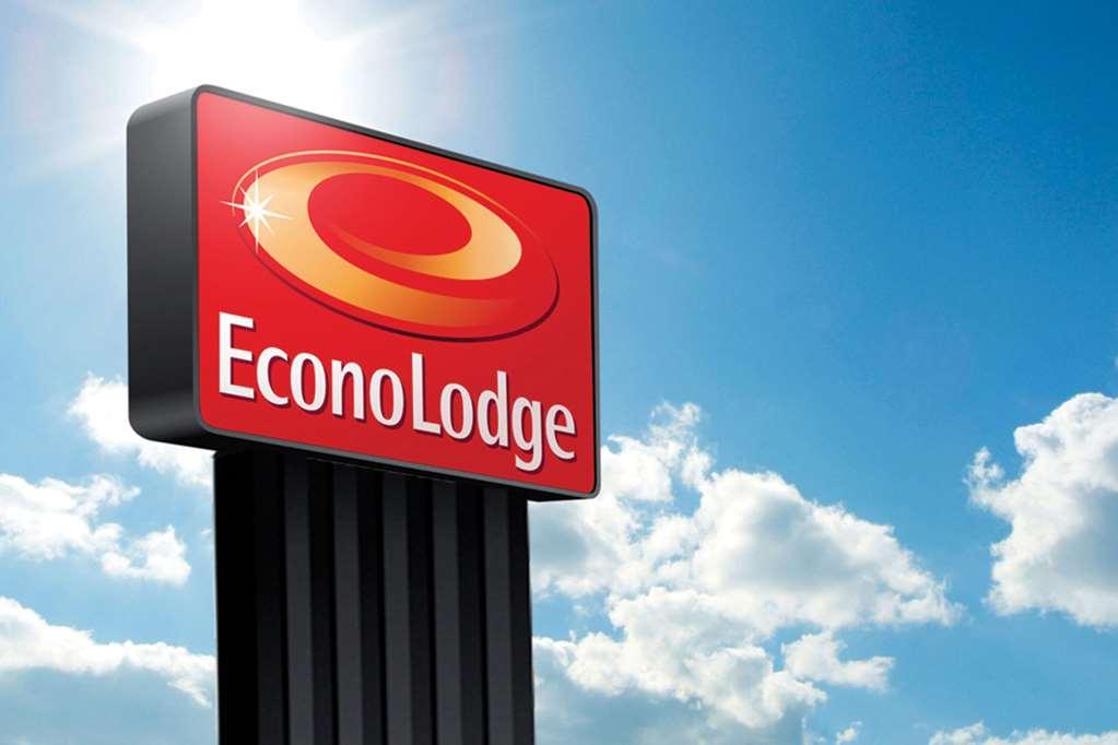 Econo Lodge Waynesboro - Skyline Drive Exterior photo
