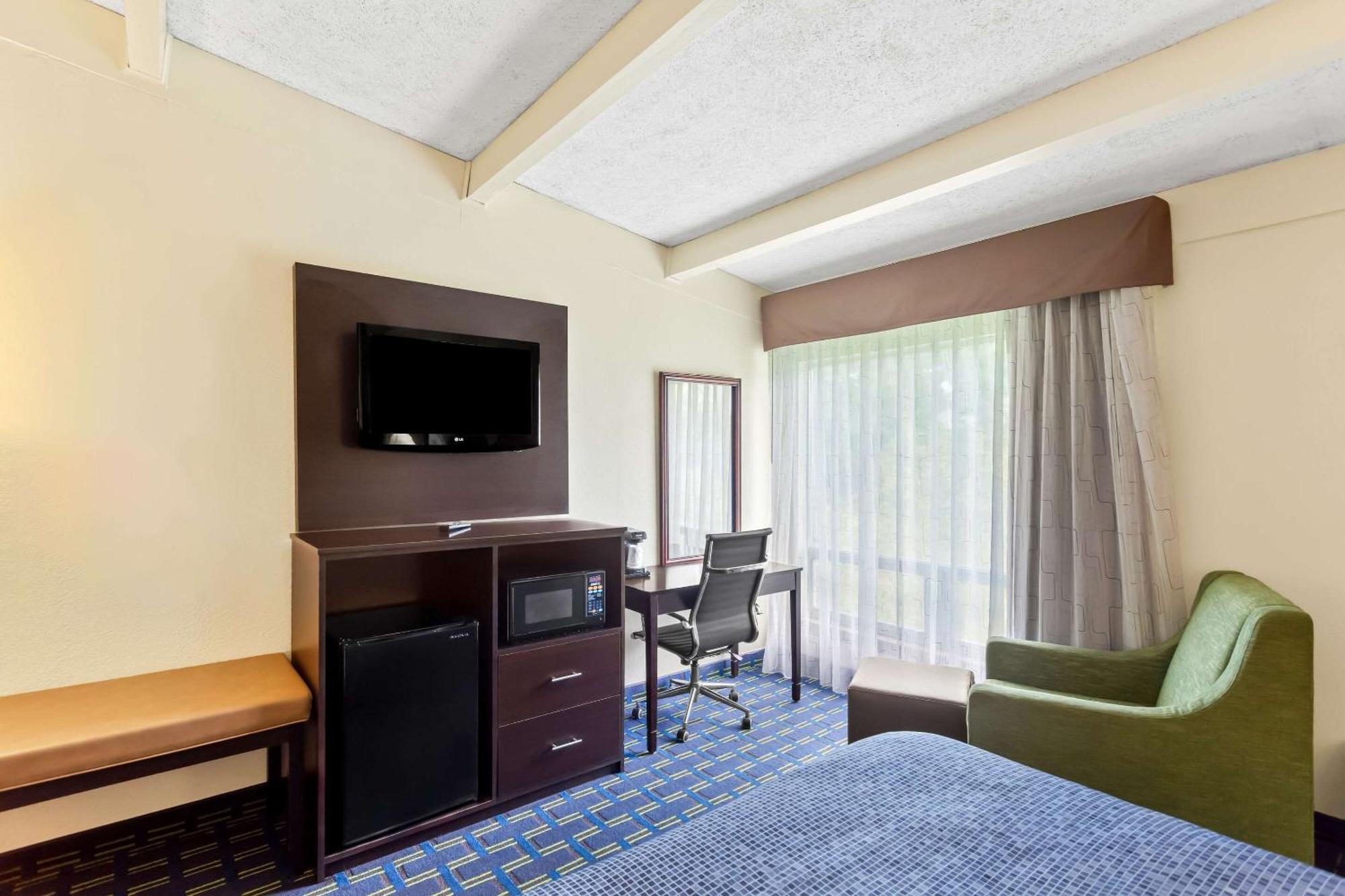 Econo Lodge Waynesboro - Skyline Drive Exterior photo