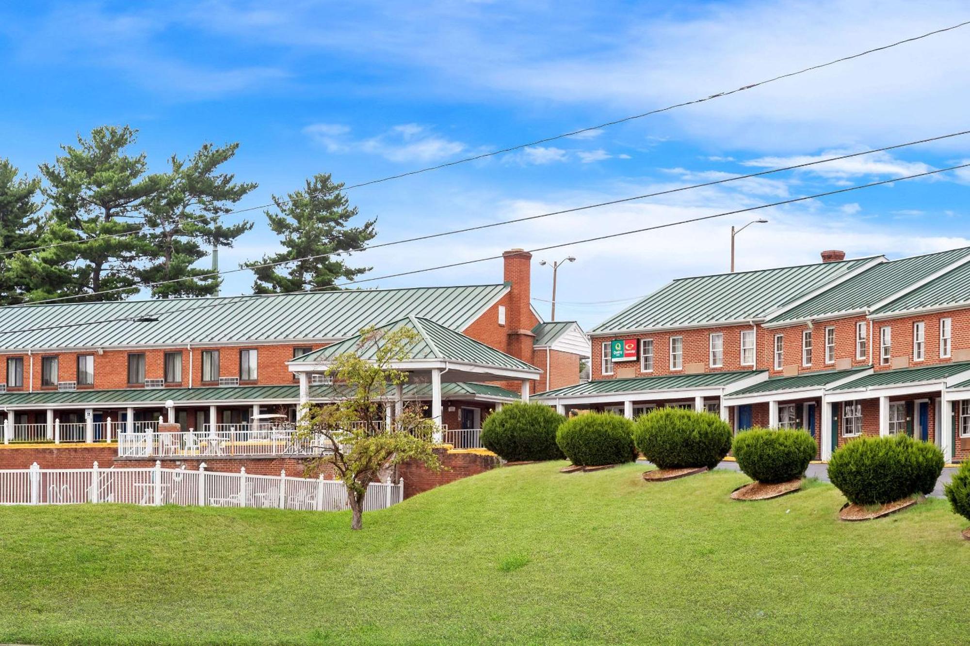 Econo Lodge Waynesboro - Skyline Drive Exterior photo